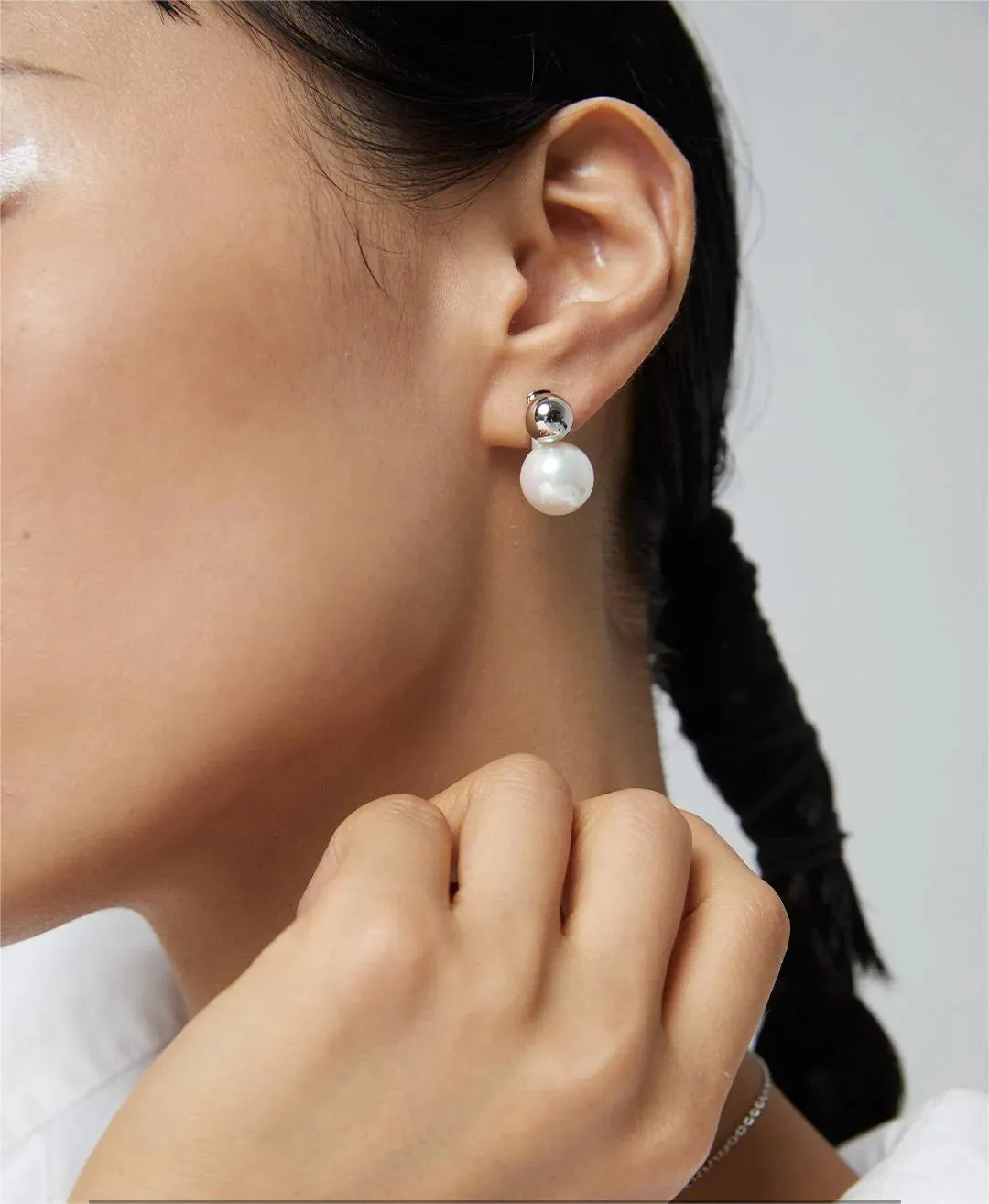 Caterina - Simple Elegant Pearl Drop Earrings