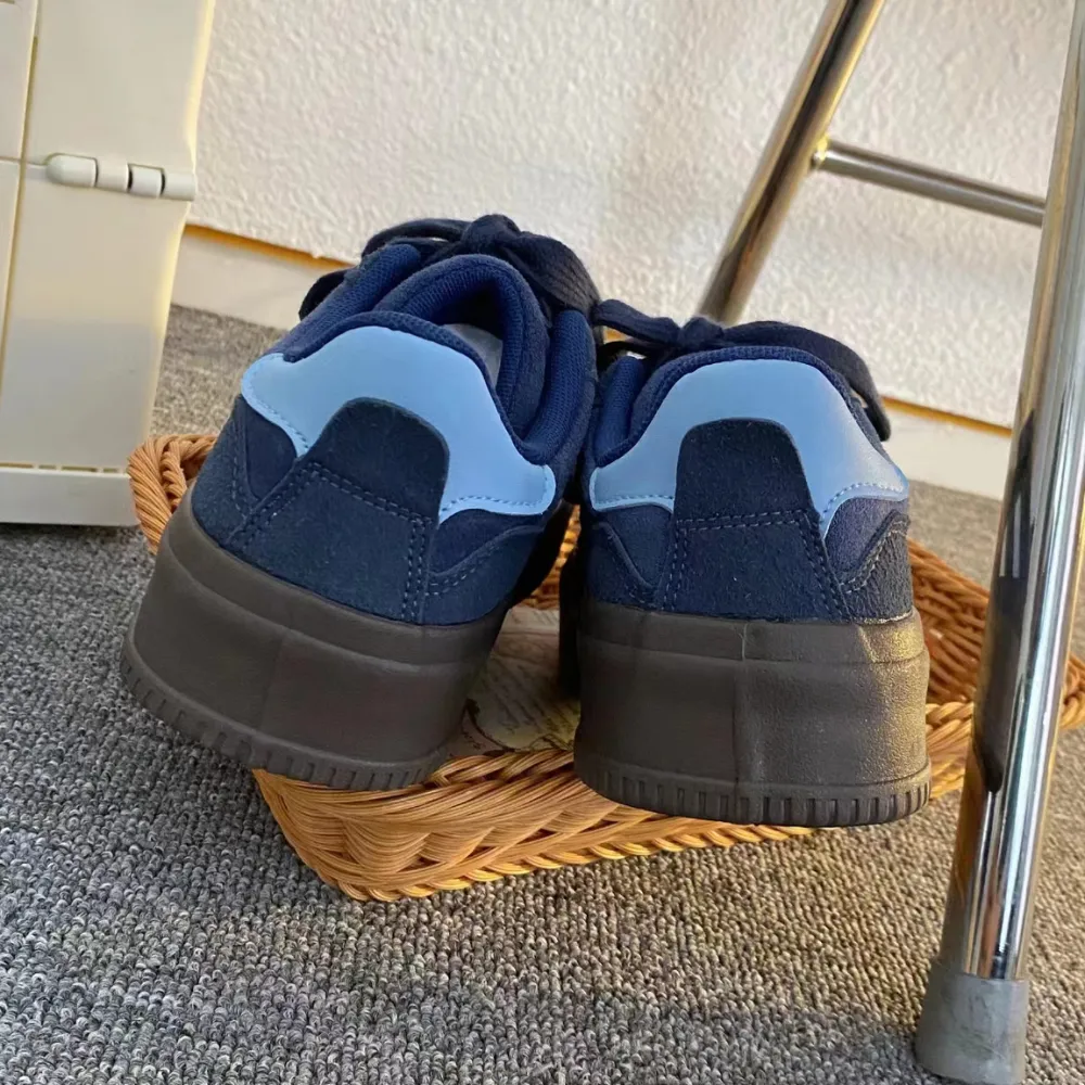 “Double Line Flat Bottom” Shoes