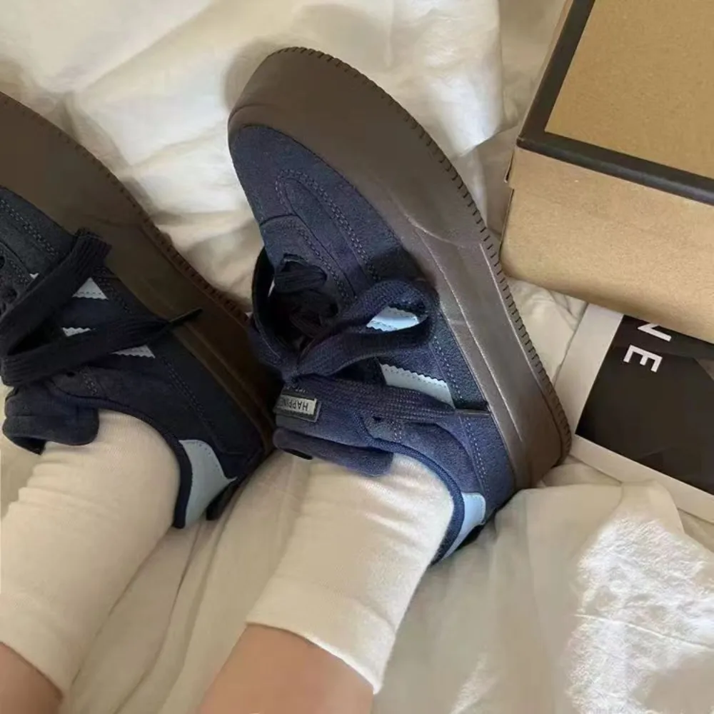 “Double Line Flat Bottom” Shoes