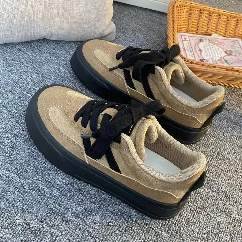 “Double Line Flat Bottom” Shoes