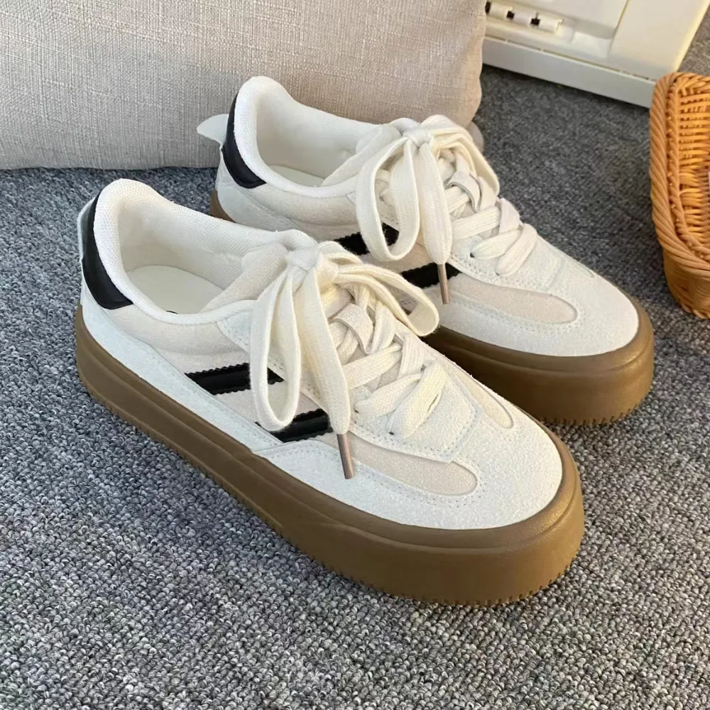 “Double Line Flat Bottom” Shoes