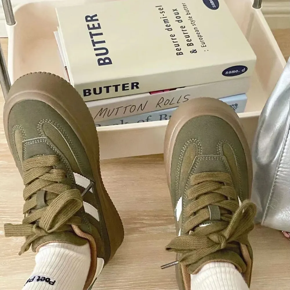 “Double Line Flat Bottom” Shoes