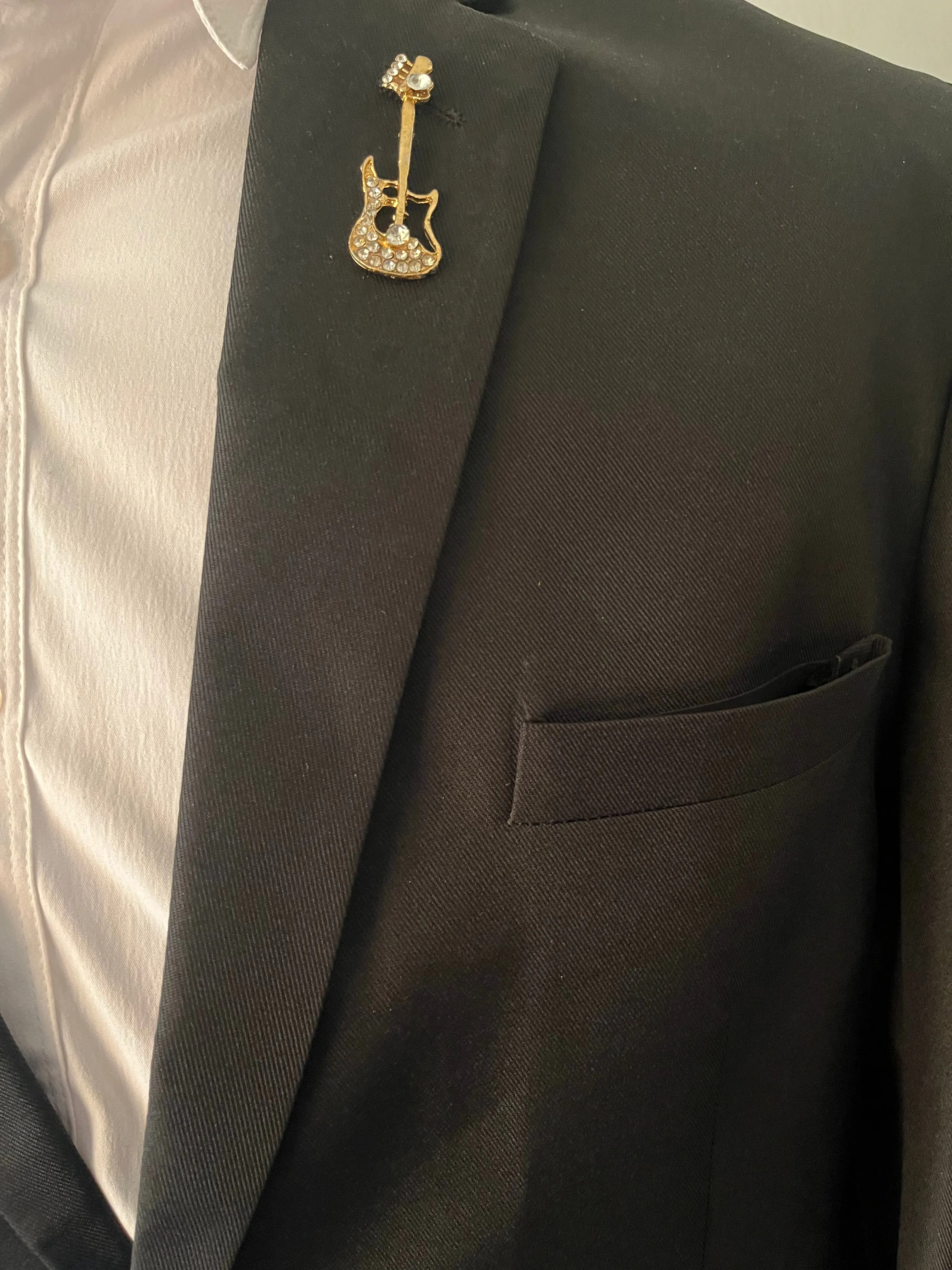 PAKISTAN BRAND LAPEL PIN FOR COAT  - ACOUSTIC GUITAR